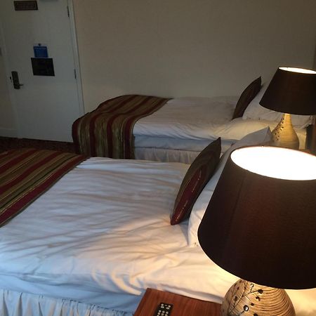 The Three Tuns Hotel Wetherspoon Thirsk Habitación foto